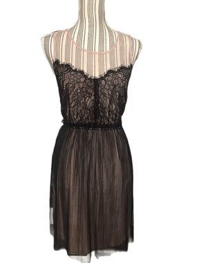 Forever 21 Black Sheer Lace Pleated Skirt Dress